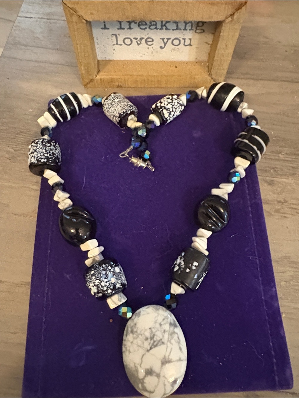 HANDMADE:White Turquoise stones & pendent w/Chunky& Iridescent White/Black Beads